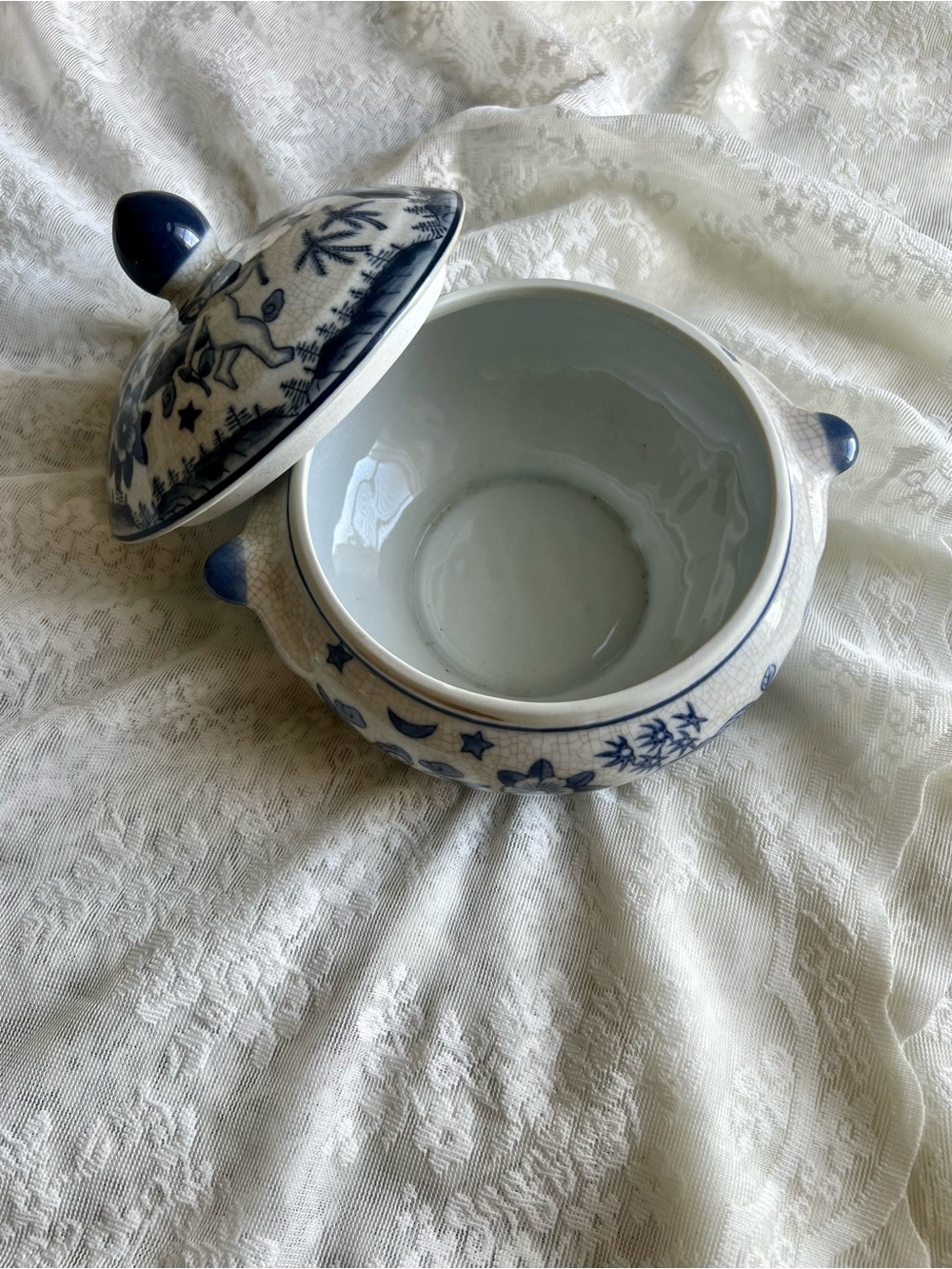 Vintage Blue & White Porcelain Tureen - Picture 4 of 4